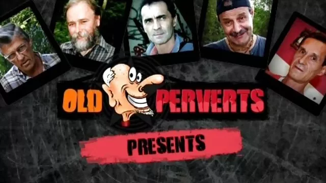 Public've来到亚洲妇女 少女看色情片