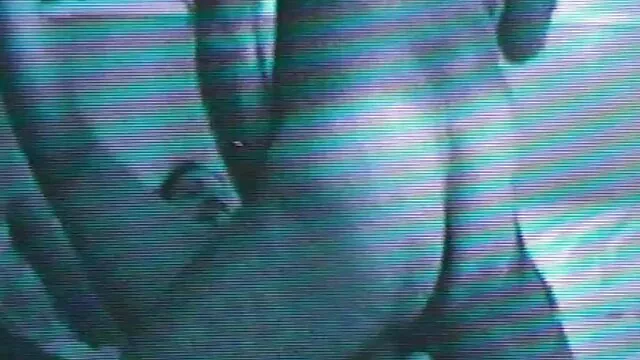 束缚高潮时，桑德拉是附有一个阀门，而不是她，所有！ 色情漫画肛门