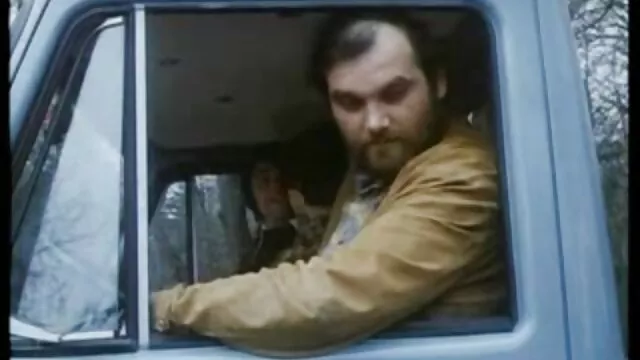 考特尼*泰勒和巨人要承受粗糙的深喉。 戴绿帽子漫画