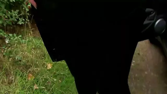 束缚模型Mia 萝莉控色情漫画 Vallis，平静在Isley的束缚,