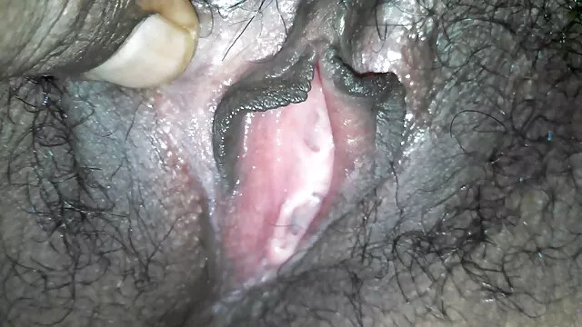 酷刑惩罚肛门石头在三个小时。 超人色情漫画